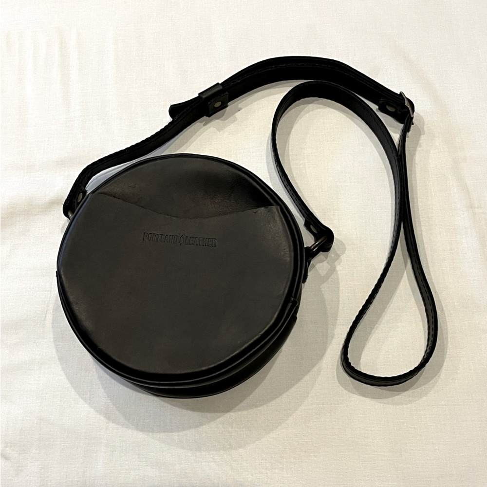 Portland Leather Goods PLG Small Circle, Crossbody bag black